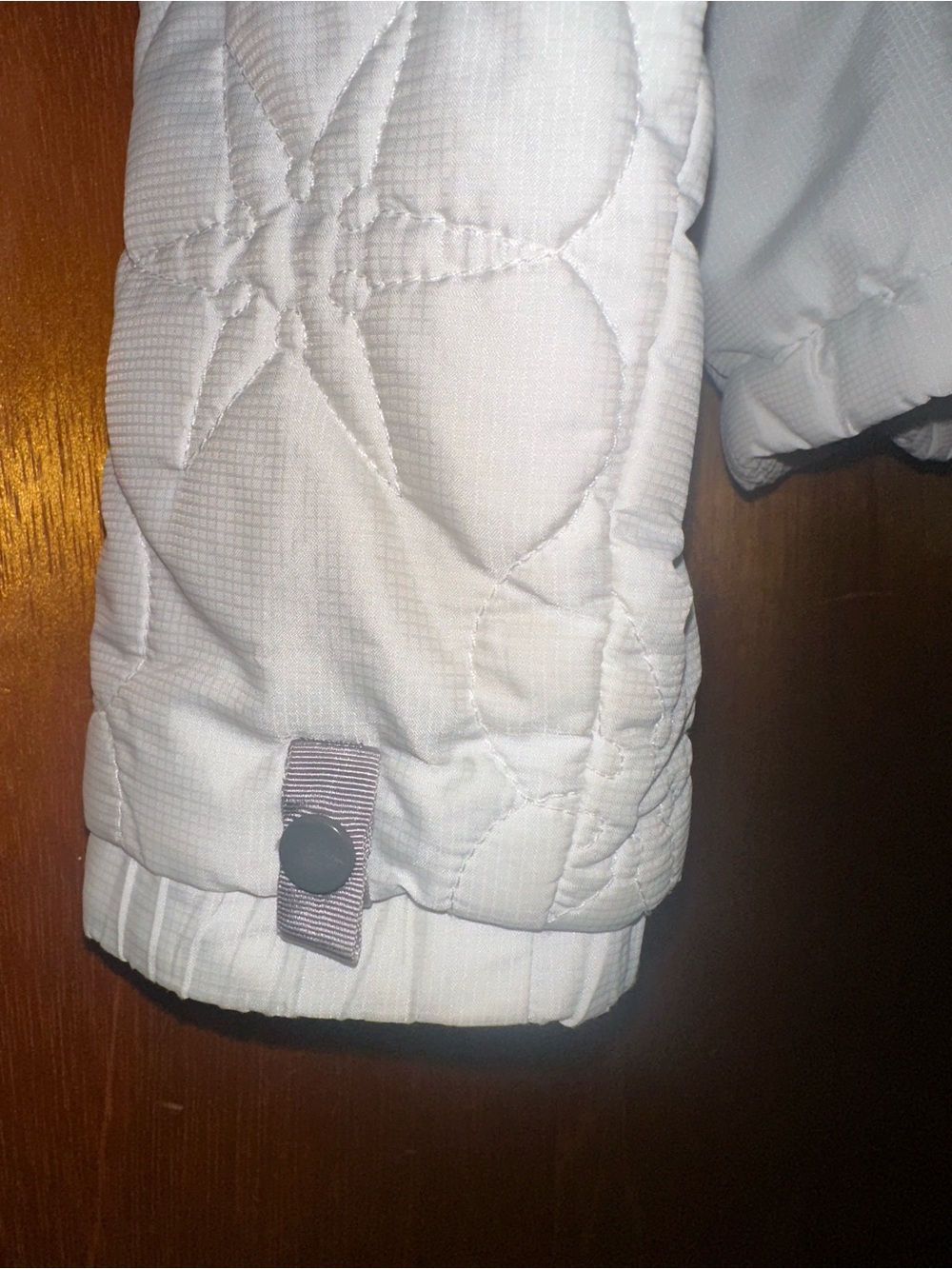 The North Face Women's White Quilted Star-Pattern Jacket Size Medium - Picture 7 of 13